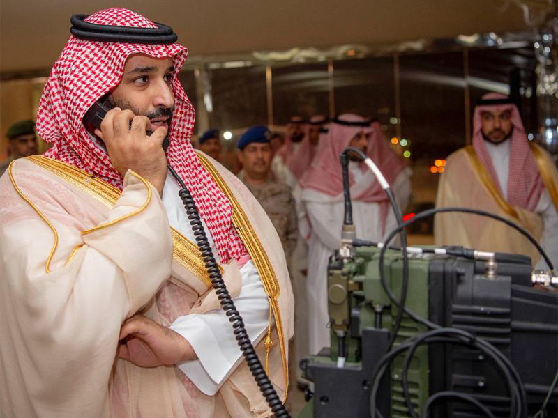 ولي عهد السعودية يدشن أول طائرة نفاثة يتم تجميعها في المملكة